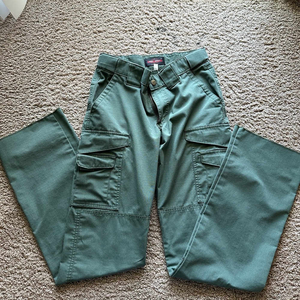 Woman’s Green Cargo Pants size 0